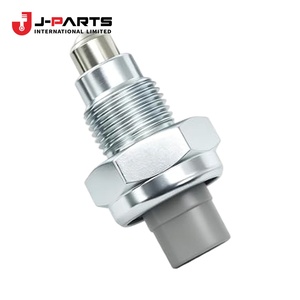 สวิตช์ไฟถอยหลังสำหรับ Toyota Hilux KUN16 ปี 1989-2004 รุ่น OE 84210-0K010 842100K010 - Product Image 1