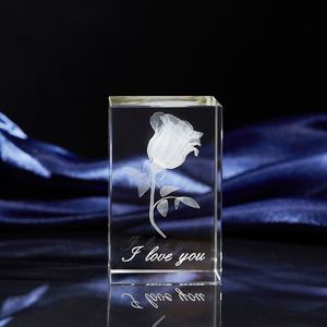 Cadre photo en verre cristal K9 de gros de Guangzhou, gravure laser 3D de haute qualité, magnifique cube en cristal pour cadeau promotionnel - Product Image 3