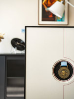 Cadre photo moderne en métal noir de haute qualité avec un design durable et écologique et une carte blanche pour la décoration de la maison