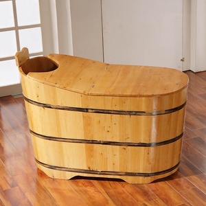 Moderna Vasca da Bagno a Botte Autoportante per Una Persona in Legno di Cedro con Doccia Idromassaggio per Interni Design con Scarico per Uso Alberghiero - Product Image 1