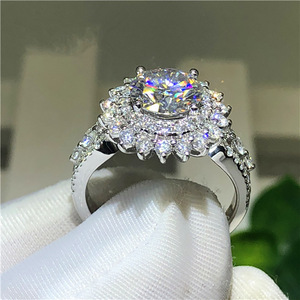 Anello Nuziale di Lusso per Donne, Stile Europeo, Elegante Gioiello da Sposa, Regalo per Feste e Uso Quotidiano - Product Image 2