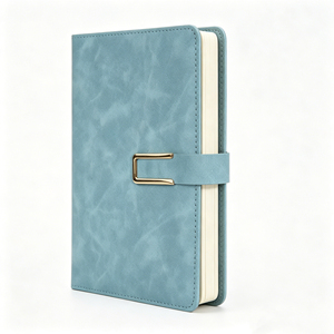 Agenda con Tapa Dura de Imitación de Cuero Azul Claro con Cierre de Metal - Product Image 2