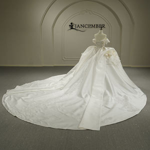 Vestido de Novia Moderno y Glamuroso GT26021, Estilo Princesa, Satinado, Escote Corazón, con Apliques Florales de Cristal y Cola de Capilla - Product Image 3