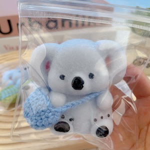 Mini jouet à presser en silicone, mignon koala ou petit ours, anti-stress, cadeau pendentif à pincer pour les 5 à 7 ans - Product Image 1