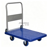 Chariot utilitaire à quatre roues en plastique robuste pour le transport de matériel en usine et en entrepôt