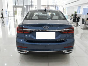 La <span class=keywords><strong>Ford</strong></span> <span class=keywords><strong>Focus</strong></span> 1.5L automatique édition diamant 2021 est une berline compacte. - Product Image 5