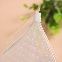Sac cosmétique en PVC holographique personnalisé de luxe avec logo, fermeture éclair, petit format, réutilisable, emballage irisé