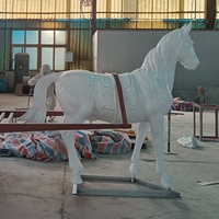 Statue de cheval de grande taille pour jardin moderne, projet de parc extérieur, décoration de jardin pour la nouvelle année, sculpture d'animal en fibre de verre, fabricant
