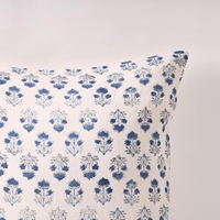 Housse de coussin carrée décorative en coton 100% à motif floral bleu pour canapé et salon, vente en gros