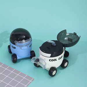 Nuevo Vaso de Plástico Creativo con Diseño de Coche Espacial de Dibujos Animados para Niños, Tapa Rebotable Portátil para Exteriores, Tubo de Succión, Cordón y Botella de Agua para Beber Directo - Product Image 4
