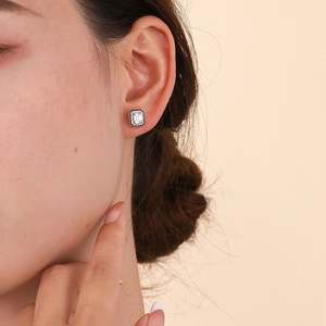 เครื่องประดับแฟชั่นเซรามิกสีขาวสุดหรูสำหรับสุภาพสตรีต่างหู925เงินแท้ - Product Image 3