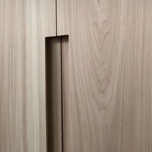 Armario Independiente de Madera Maciza con Barra para Colgar, Amplios Cajones de Almacenamiento, Estructura de Madera Resistente para Habitaciones Residenciales - Product Image 2