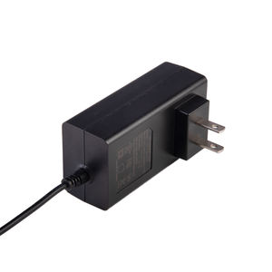 Adaptador de Corriente de 12V 5A con Enchufe Argentino IRAM S-mark, Interfaz Tipo-C, Fuente de Alimentación de 60W 12V 5A - Product Image 1