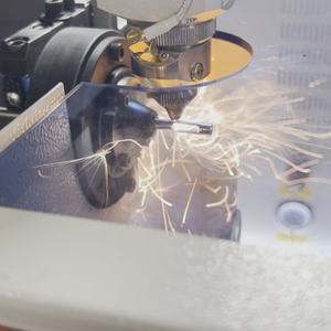 Cortadora Láser Profesional para Tubos de Diámetro Pequeño, Láser de Fibra de 1500W con Alimentación Automática para Tubos de 2-24mm, Tubos Médicos - Product Image 6