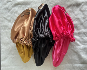 Bonnet de nuit en satin de haute qualité personnalisé avec logo pour femmes, idéal pour tous les types de cheveux longs, double face réversible - Product Image 3