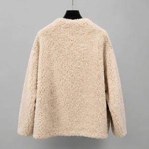 <span class=keywords><strong>Manteau</strong></span> court en laine pour <span class=keywords><strong>femme</strong></span>, en fausse fourrure duveteuse, col en V, boutons recouverts de tissu, deux poches plaquées, coupe ample, vêtement d'extérieur d'hiver noir - Product Image 3