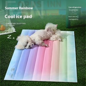 Almohadillas de hielo para mascotas de estilo moderno, camas de seda y PVC con degradado de arcoíris, colchonetas de verano frescas para dormir con estampado de animales para perros y gatos - Product Image 5