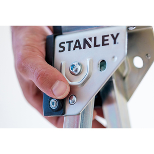 ESSENTIAL Pares de Sawhorses de Metal Plegable para Materiales de Construcción Metálicos Stanley DE LA Serie STANLEY, de la serie ESSENTIAL, de la marca de la serie, de la marca - Product Image 4