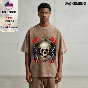 T-shirt Oversize con Stampa Teschio Realistico, Ali Nere, Catena Metallica e Fiori Rossi - Stile Dark Goth Casual - Disponibilità USA - Ingrosso - Product Image 1