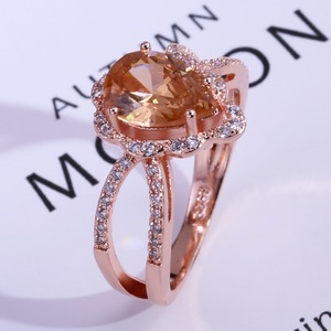 Anello da donna con zirconi intarsiati a goccia d'acqua, elegante gioiello da mano per la moda quotidiana - Product Image 5