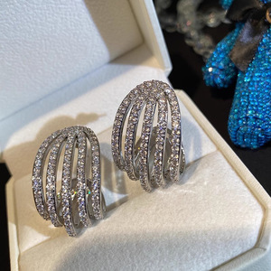 Orecchini a Perno con Zirconi Geometrici, Delicati e Incastonati, per Matrimoni e Banchetti, Gioielli da Donna - Product Image 5