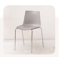 Chaise de formation moderne en plastique et métal, design pour salles de formation, bureaux, éducation et maison