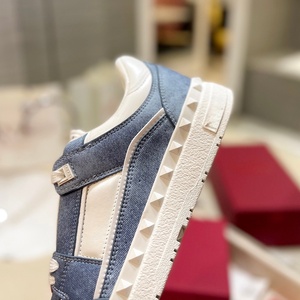 Nouvelles chaussures de skate à lacets pour femmes 2025, baskets de marque de créateur, luxueuses, élégantes, confortables, respirantes, à faible force de ressort d'air - Product Image 5