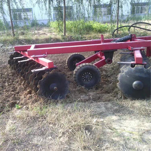 Arado de Discos Hidráulico Rojo para Cultivo Agrícola, Equipo para Uso con Tractor - Product Image 1