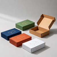 Boîte d'emballage personnalisée haut de gamme en carton recyclé, finition brillante ou mate, pliable, colorée, pour cadeaux, avec gaufrage
