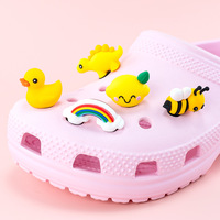 Breloques de chaussures 3D en PVC personnalisées, nouvelle mode, animaux mignons et colorés (abeille, girafe, dauphin), vente en gros
