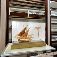 Modèle de bateau arabe Navire artisanal en métal de haute qualité avec base en bois Métal coulé pour l'impression des affaires sportives Alliage de zinc Love Sailing