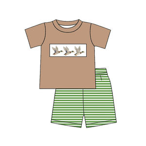 Conjuntos de ropa para niños pequeños con estampado de pato marrón de la boutique BSSO1945, conjuntos de manga corta para niños pequeños al por mayor. - Product Image 1