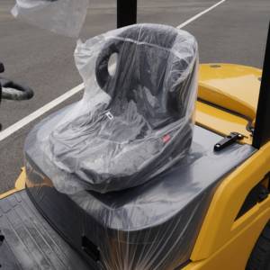 מלגזה דיזל 1.5 טון למחסן, מעמיס צד למכולות, מאוורר, גובה הרמה 7000 מ\\\"מ, תמסורת הידראולית אוטומטית - Product Image 6