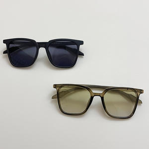 Lunettes de soleil carrées unisexes Qianai, verres AC UV400, monture large, protection solaire tendance, pour voyage, conduite et utilisation sur scène - Product Image 3