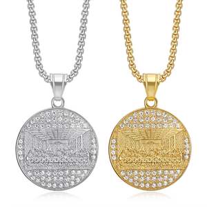 Collier pendentif de luxe en acier inoxydable 316 PVD plaqué <span class=keywords><strong>or</strong></span>, avec médailles rondes style hip-hop, gravables, pour femmes et hommes, collection 2024 - Product Image 1