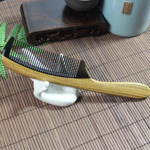 Peine para el cabello de sándalo de 15-20 cm, hecho a mano para adultos y niños, para uso en masajes. - Product Image 2