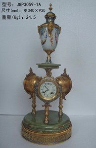 Reloj de Mesa Mecánico de Latón Estilo Vintage Francés del Siglo XX, Imitación Antigua (24K Dorado), con 3 Esferas, Termómetro y Barómetro - Product Image 2