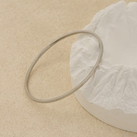 Nouveau Bracelet Jonc Bicolore en Acier Inoxydable Plaqué Or, Style Vintage Minimaliste et Polyvalent, Bijou Tendance Assorti à Tout