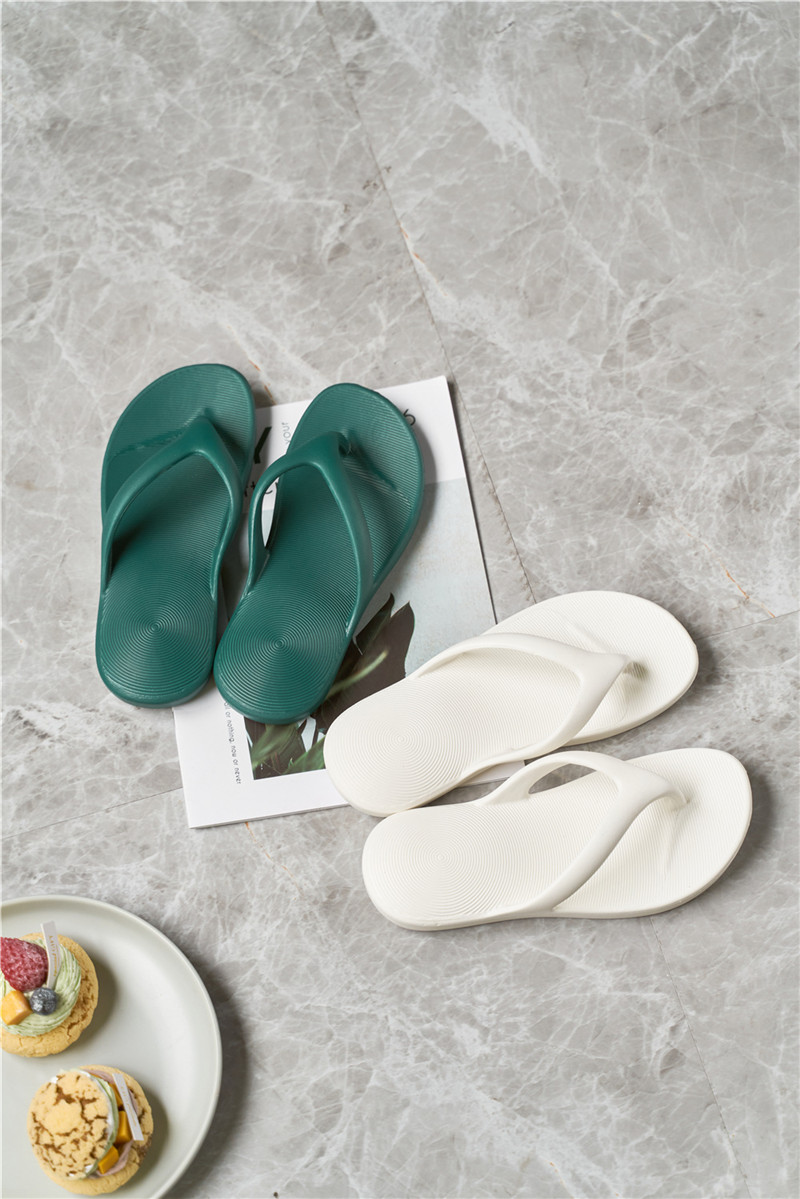 Cheap Thick Bottoming Flat Shoes Couples Beach Casual Slippers EVA Home Massage Slippers Women