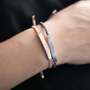 Braccialetto Personalizzato Fatto a Mano <span class=keywords><strong>con</strong></span> Cordino Intrecciato Regolabile e Barra Curva in Acciaio Inossidabile <span class=keywords><strong>Argento</strong></span>, Oro, Oro Rosa Inciso per Ragazza - Product Image 4