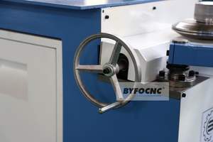 Máquina Eléctrica BYFO para Fabricar Codos de Ductos de Aire, Línea de Producción de Acero Inoxidable y Aluminio - Product Image 5