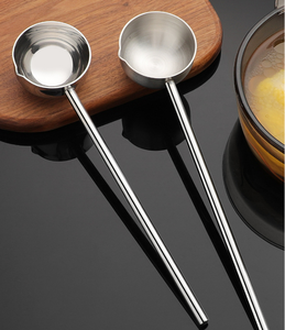 Cuchara para Servir Sopa Grande de Acero Inoxidable DF403 de 60 ml, Utensilios de Cocina con Mango Largo Hueco - Product Image 6