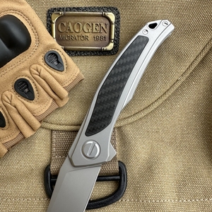 Nuovo D2 acciaio personalizzabile campeggio EDC tattico OEM pieghevole coltellino con manico in fibra di carbonio intarsiato - Product Image 4