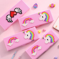 Étui à crayons en plastique ABS pour garçons et filles, blocs de construction DIY, boîte à crayons de dessin animé, boîte à papeterie, adapté aux étudiants