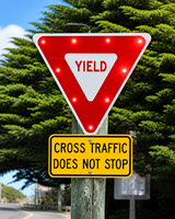 Panneau de signalisation routière triangulaire à LED clignotant de 28 pouces en aluminium, alimenté par énergie solaire, de qualité industrielle