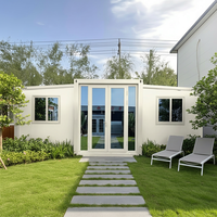 Maison conteneur extensible : Aménagement de showroom, maison modulaire préfabriquée, intérieur spacieux et ouvert pour l'affichage et l'exposition de produits