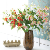 Künstliche Gloriosa-Flammenlilien Seidenblumen für Valentinstag, Muttertag, Hochzeit, Fotografie-Requisiten, Großhandel