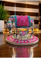Statue religieuse hindoue artisanale plaquée or et argent, représentant un veau Kamdhenu porte-bonheur, décorative pour anniversaire et mariage, multi-pièces