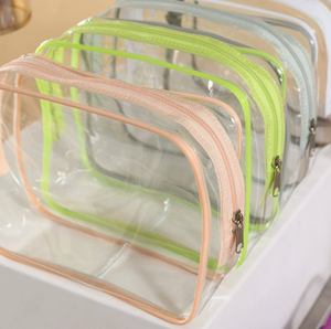 Sac à fermeture éclair en PVC imprimé personnalisé de style kawaii en vrac d'usine, pochette d'organisation essentielle pour les voyages, pour les échantillons de soins de la peau et les cosmétiques - Product Image 1