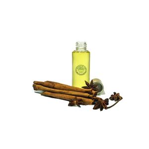 El aceite de Cassia es un aceite esencial cálido y aromático de origen picante y especiado, derivado de la corteza del árbol Cinnamomum cassia mediante destilación por vapor. - Product Image 1